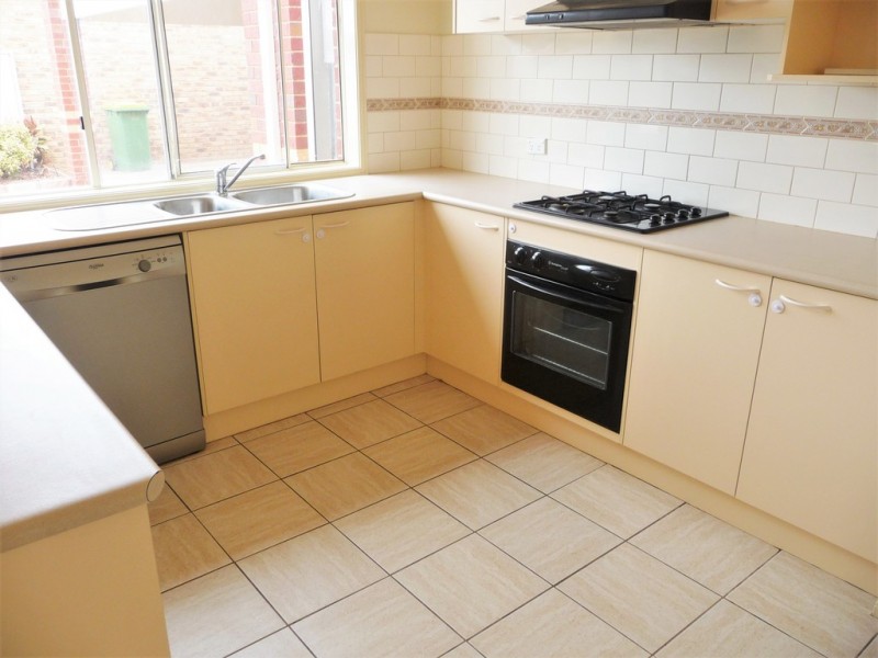 76 Ogilvie Ave, Echuca VIC 3564