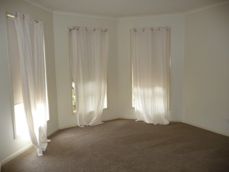 76 Ogilvie Ave, Echuca VIC 3564