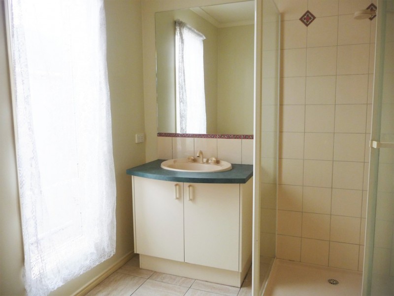 76 Ogilvie Ave, Echuca VIC 3564