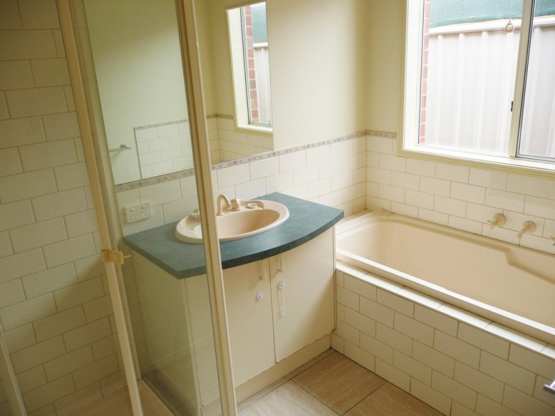 76 Ogilvie Ave, Echuca VIC 3564