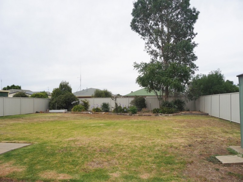 76 Ogilvie Ave, Echuca VIC 3564
