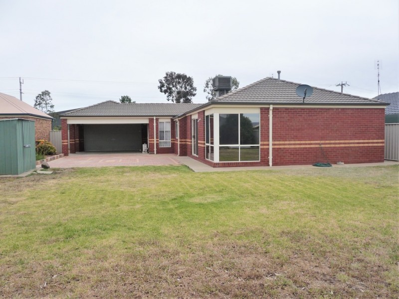 76 Ogilvie Ave, Echuca VIC 3564