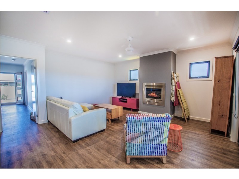 2 of 4 Dumfries Crt, Moama NSW 2731