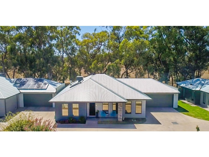 2 of 4 Dumfries Crt, Moama NSW 2731