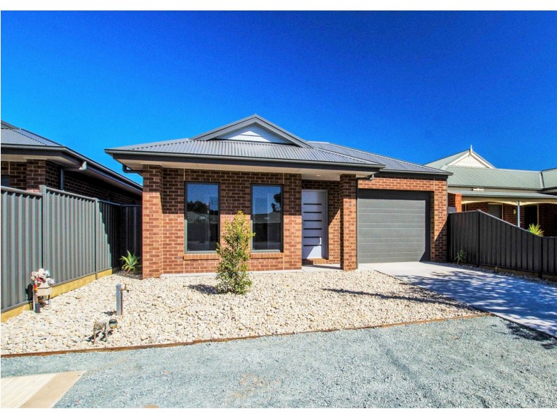 23A or 23B Chanter St, Moama NSW 2731