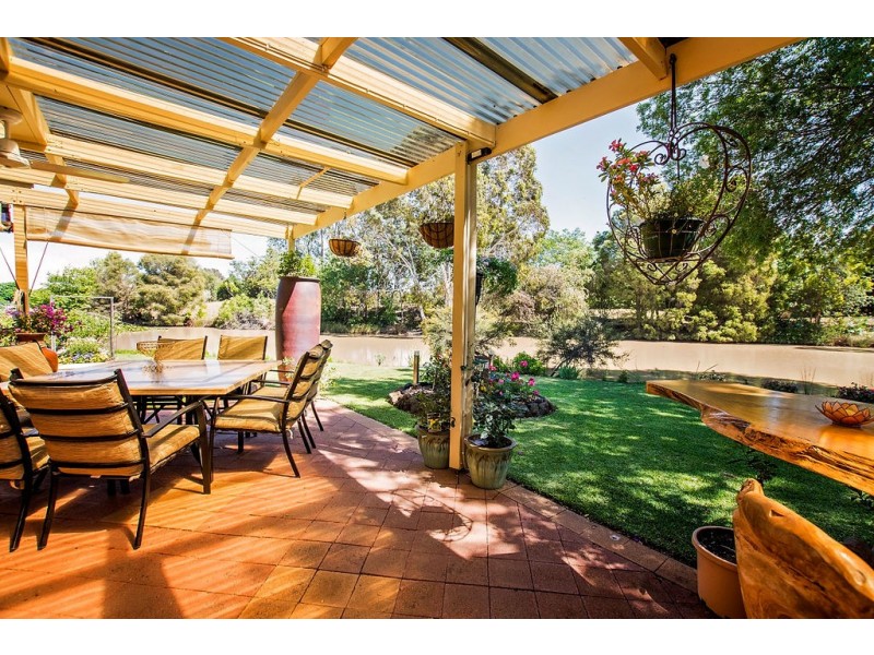 8 Kingfisher Drive East, Moama NSW 2731
