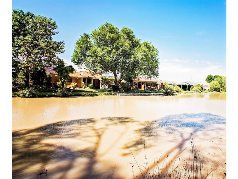 8 Kingfisher Drive East, Moama NSW 2731