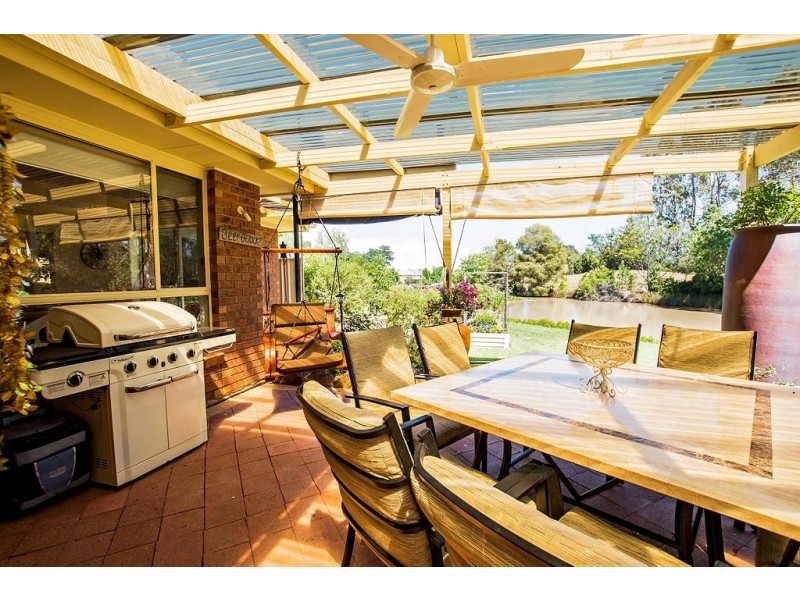 8 Kingfisher Drive East, Moama NSW 2731