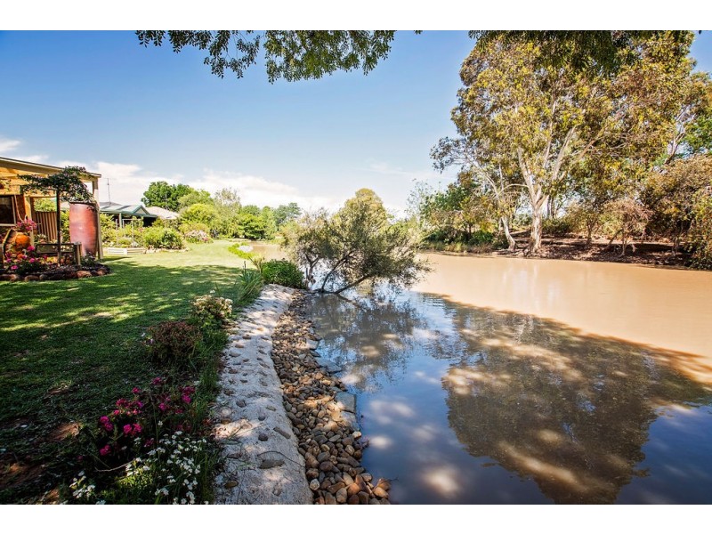 8 Kingfisher Drive East, Moama NSW 2731