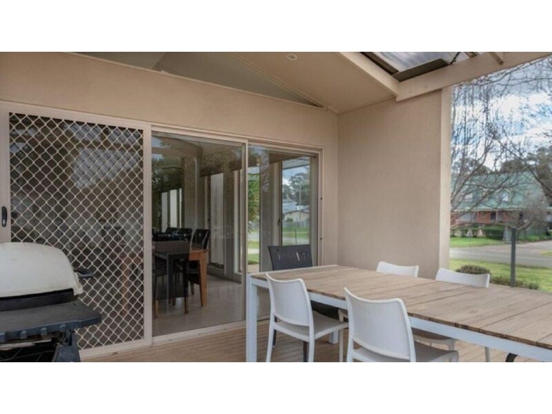 61 Pakenham Street, Echuca VIC 3564