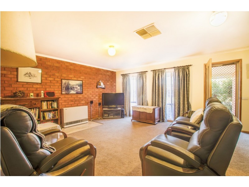 22 Pevensey Place, Echuca VIC 3564