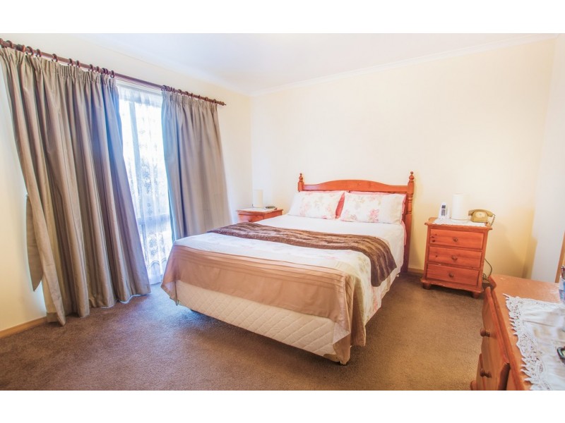 22 Pevensey Place, Echuca VIC 3564