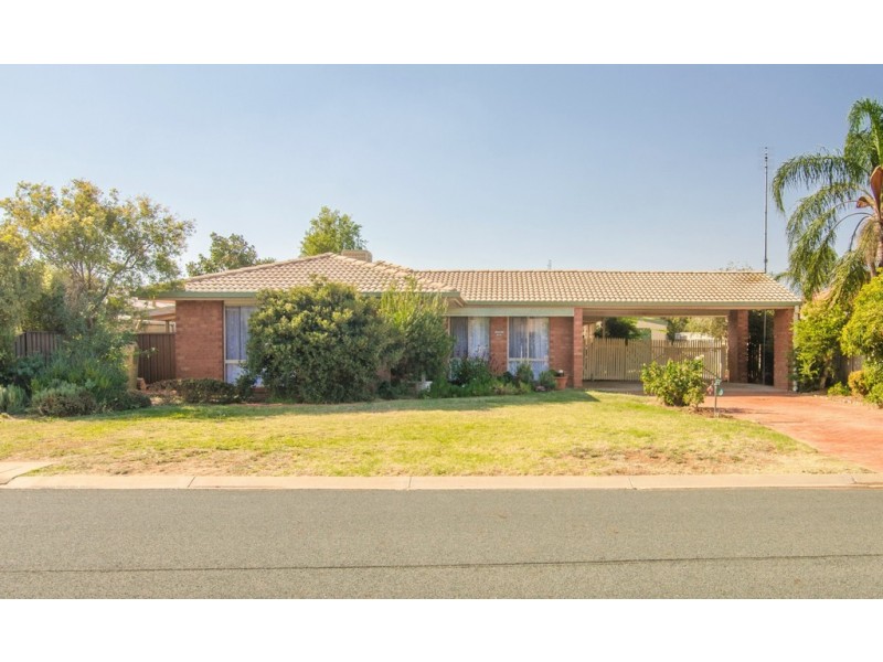 22 Pevensey Place, Echuca VIC 3564