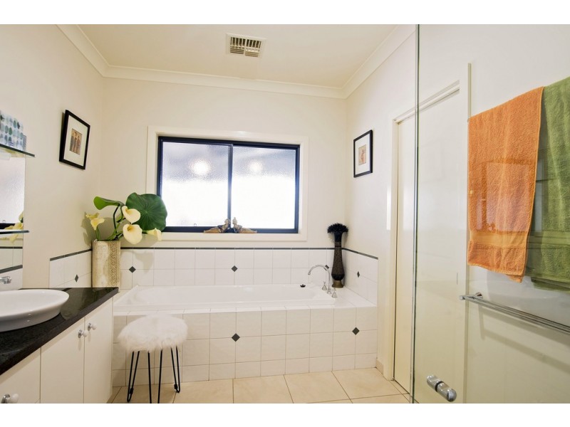 1 River Gums Drive, Moama NSW 2731