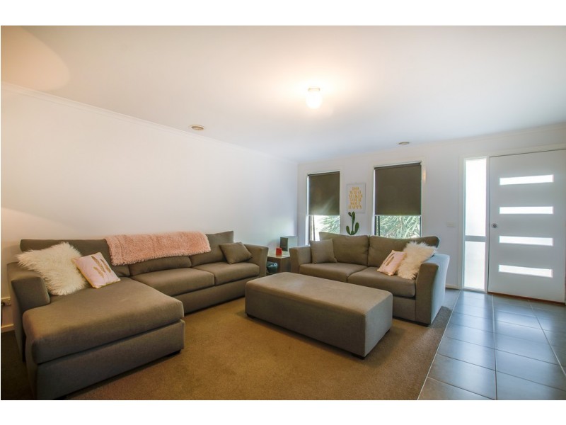 2 of 26 Genevieve Ave, Echuca VIC 3564
