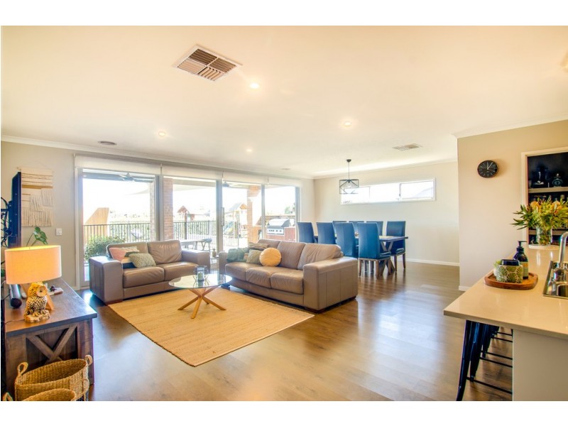 61 Sugar Gums Drive, Moama NSW 2731