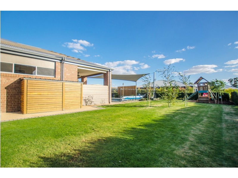 61 Sugar Gums Drive, Moama NSW 2731