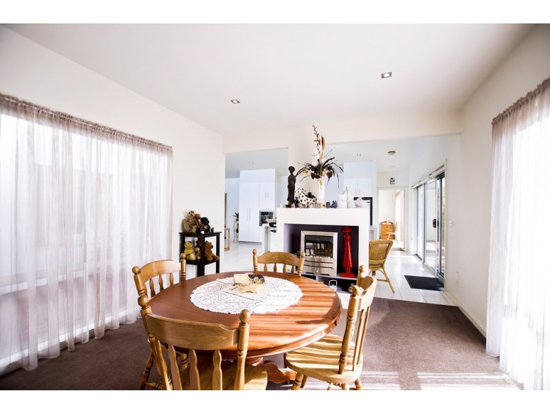 90 Shetland Drive, Moama NSW 2731
