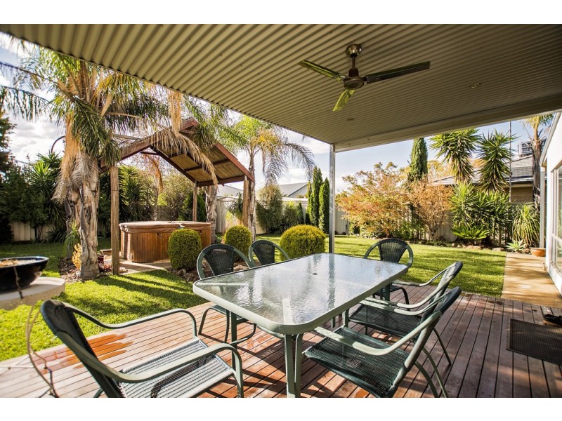 90 Shetland Drive, Moama NSW 2731