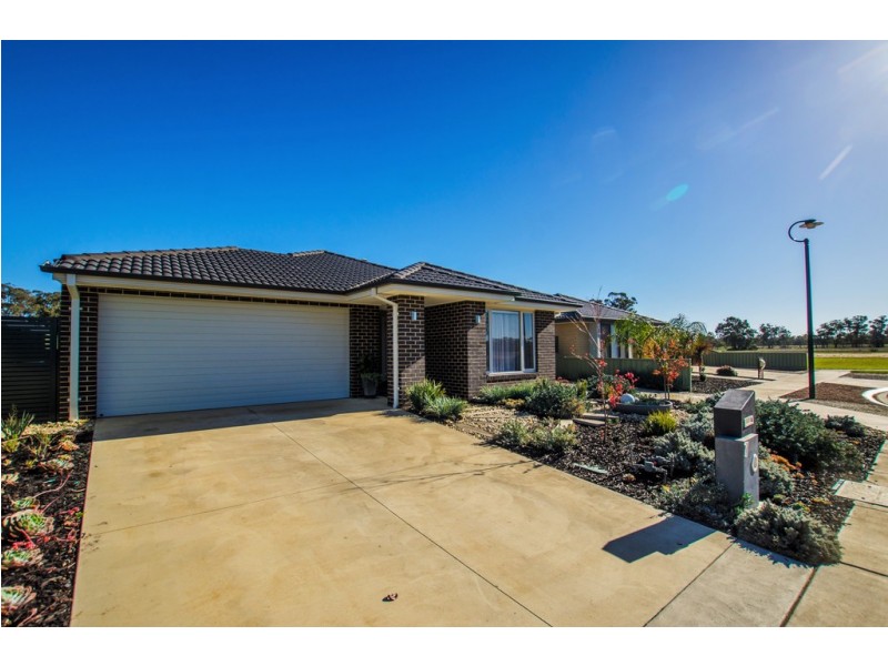 7 Marion Crt, Moama NSW 2731