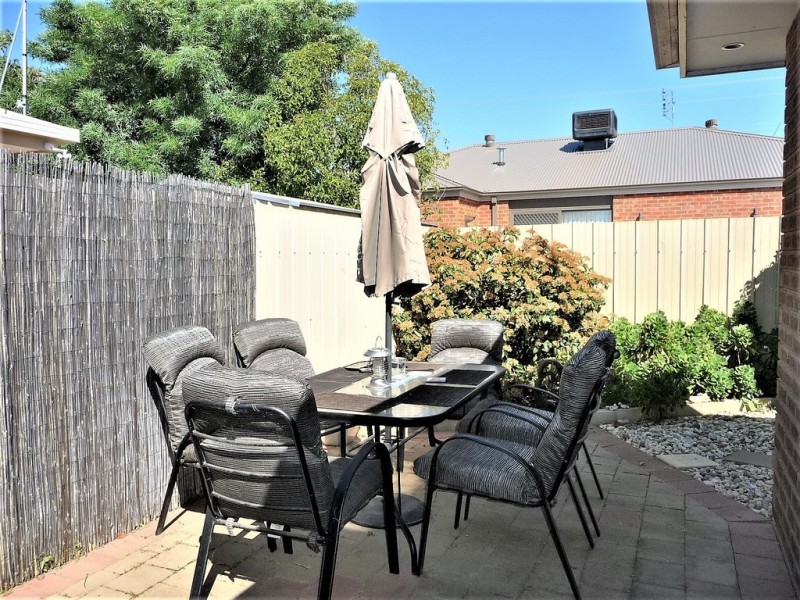 2/16 Council Street, Moama NSW 2731