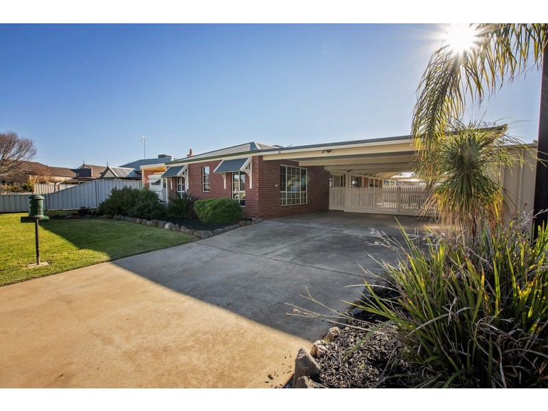 19 Winnima Avenue, Moama NSW 2731