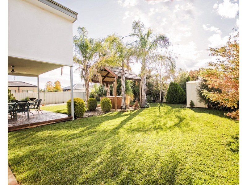 90 Shetland Drive, Moama NSW 2731
