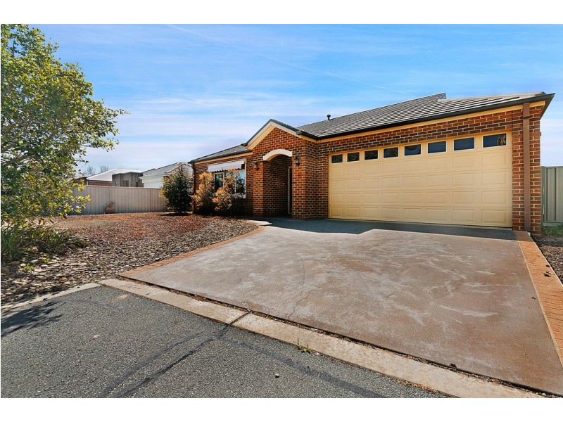 14 Victoria Place, Echuca VIC 3564