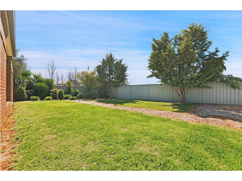 14 Victoria Place, Echuca VIC 3564