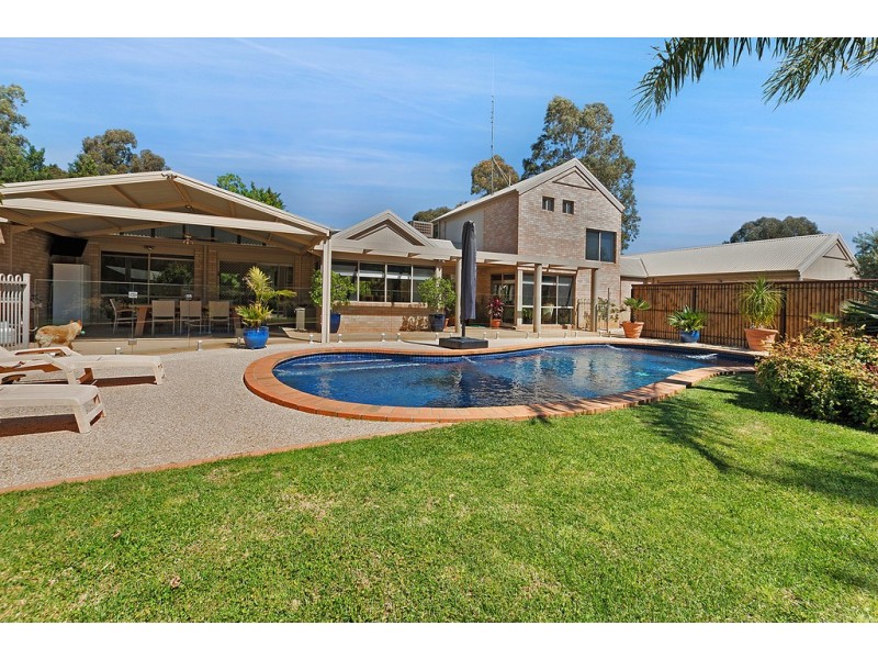 18 Charters Drive, Moama NSW 2731