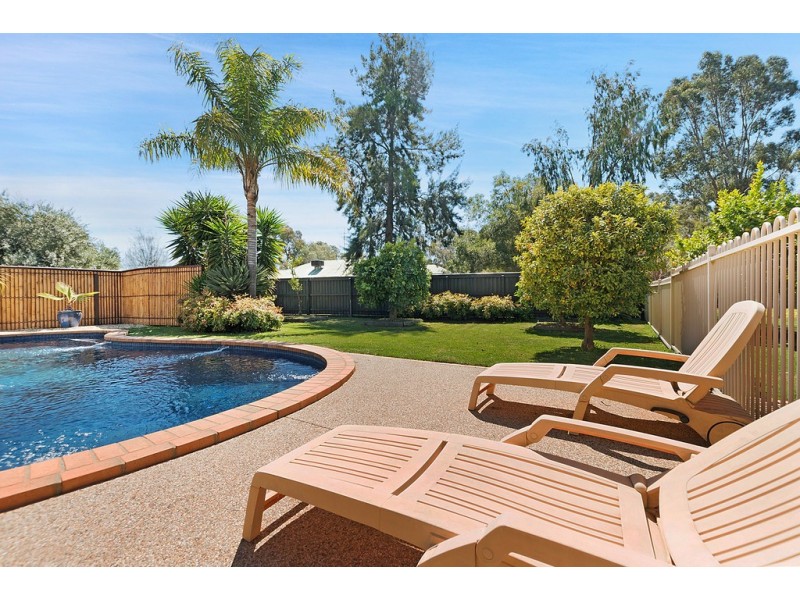 18 Charters Drive, Moama NSW 2731