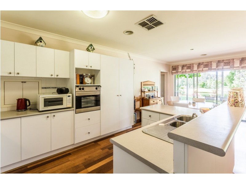 13 Kingfisher Drive West, Moama NSW 2731