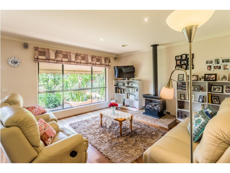 13 Kingfisher Drive West, Moama NSW 2731