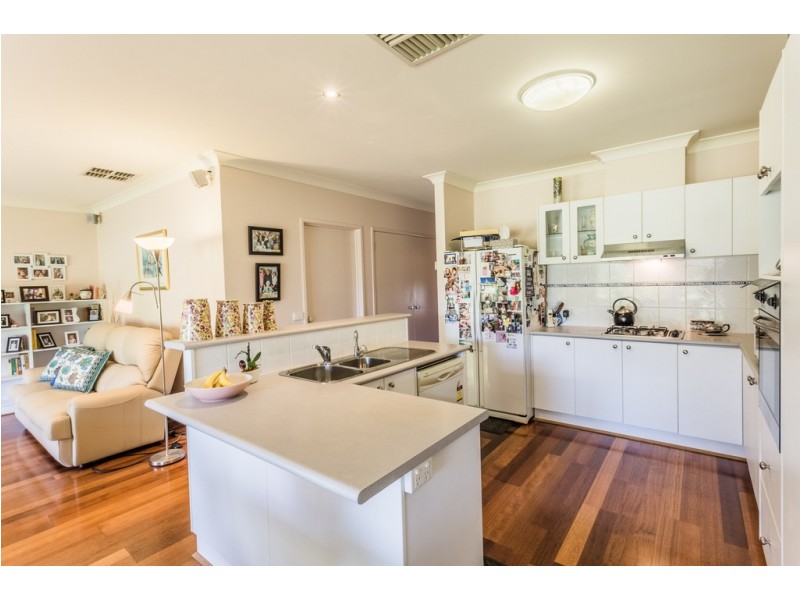 13 Kingfisher Drive West, Moama NSW 2731