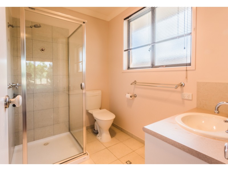 13 Kingfisher Drive West, Moama NSW 2731