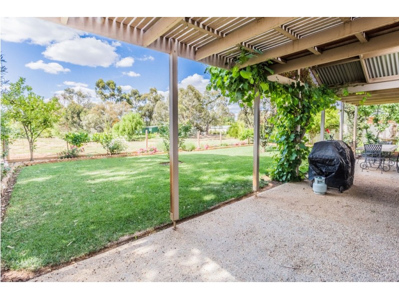 13 Kingfisher Drive West, Moama NSW 2731