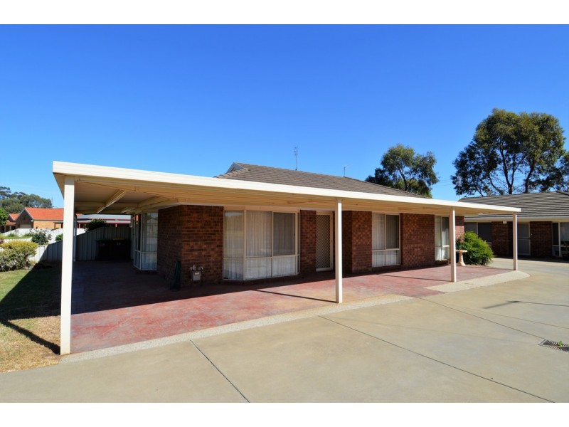 1 52 LAWSON DRIVE, Moama NSW 2731