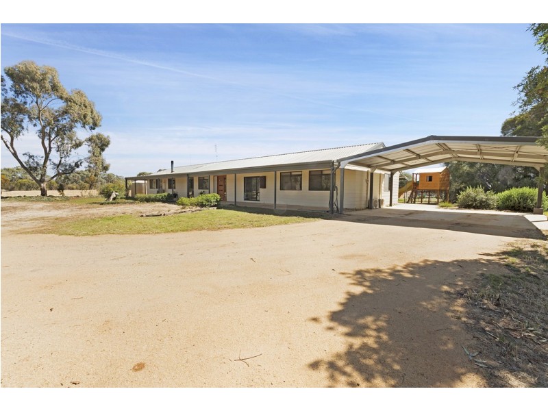 175 MULLER ROAD, Echuca VIC 3564