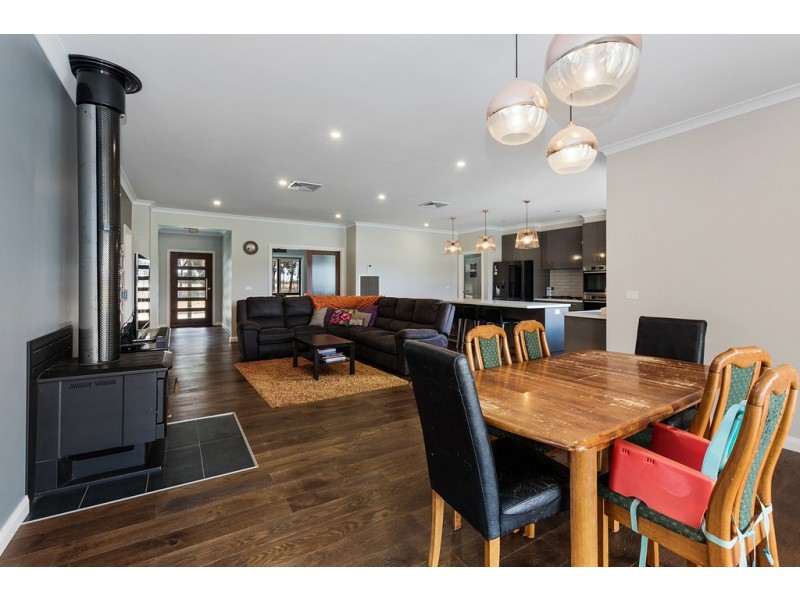 187 BANGERANG ROAD, Echuca Village VIC 3564