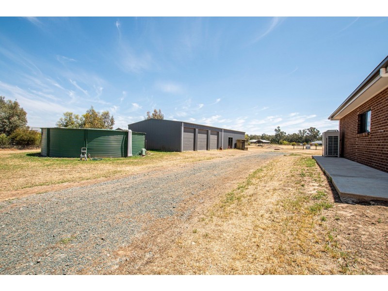 187 BANGERANG ROAD, Echuca Village VIC 3564