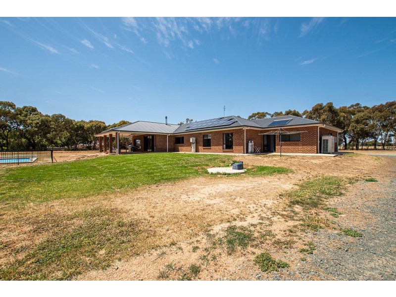 187 BANGERANG ROAD, Echuca Village VIC 3564