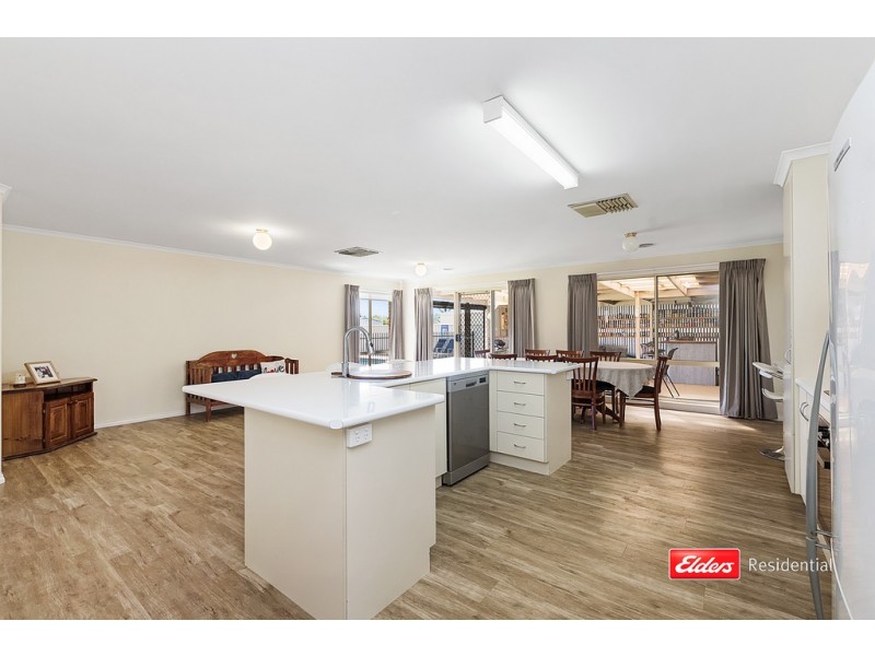 6 Glencoe Boulevard, Moama NSW 2731