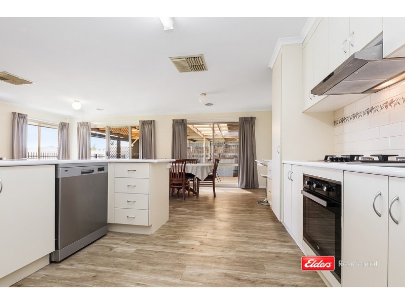 6 Glencoe Boulevard, Moama NSW 2731