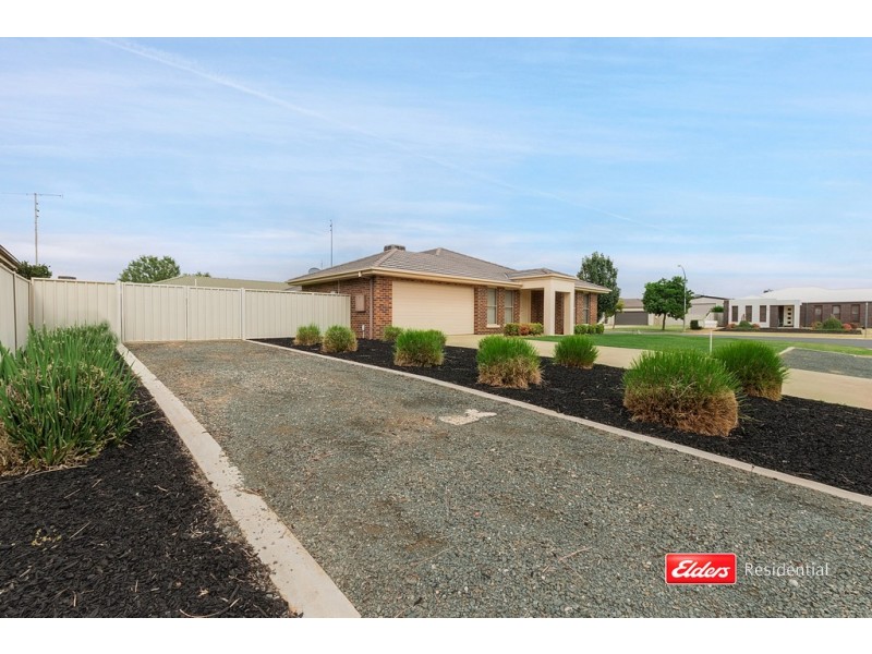 6 Dumfries Court, Moama NSW 2731
