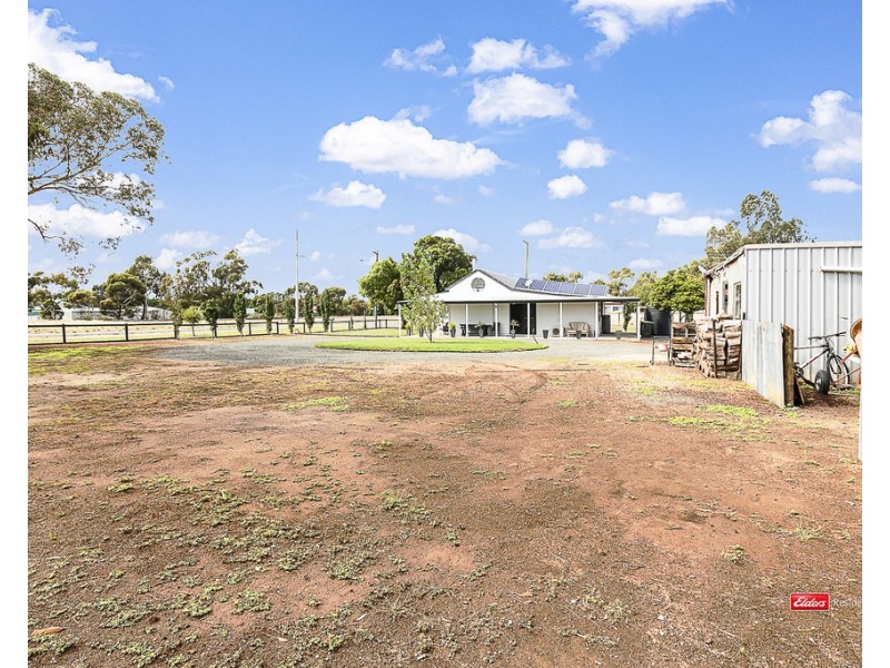 39 Conargo Street, Mathoura NSW 2710