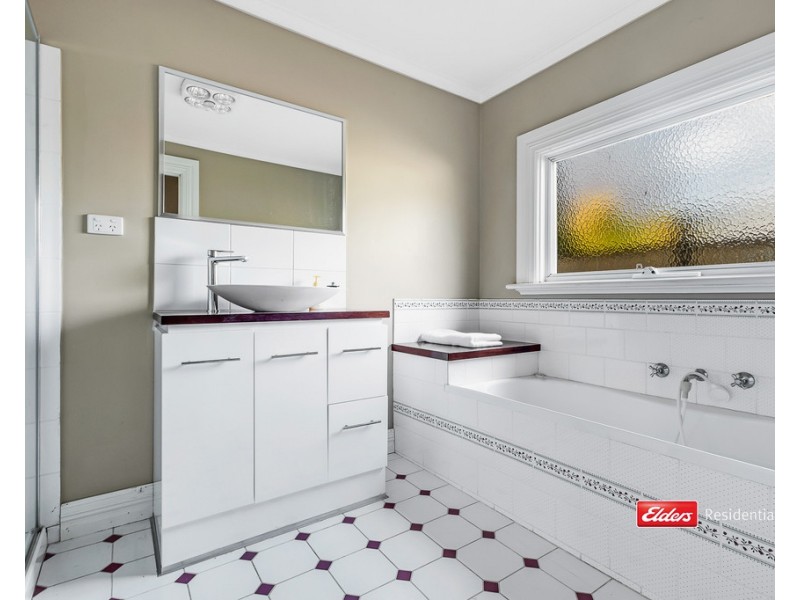 15 Livingstone Street, Mathoura NSW 2710