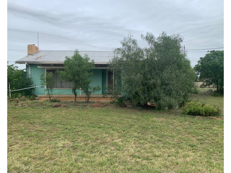 11 Burnes Street, Mathoura NSW 2710
