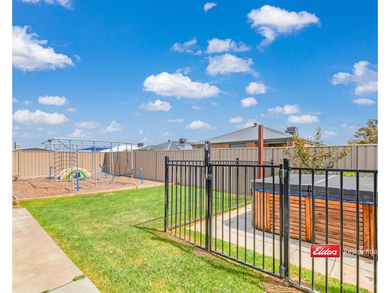 2 Magnolia Drive, Echuca VIC 3564