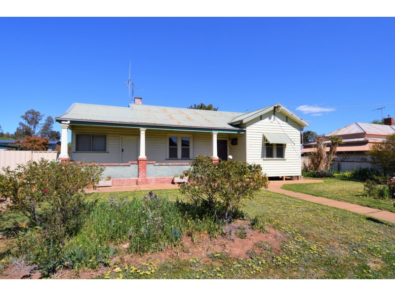 27 Pascoe Street, Rochester VIC 3561