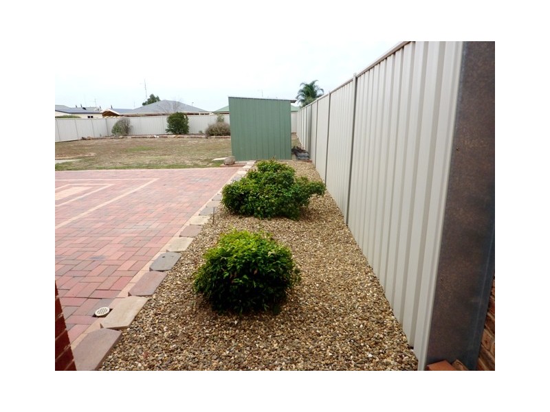 76 Ogilvie Avenue, Echuca VIC 3564